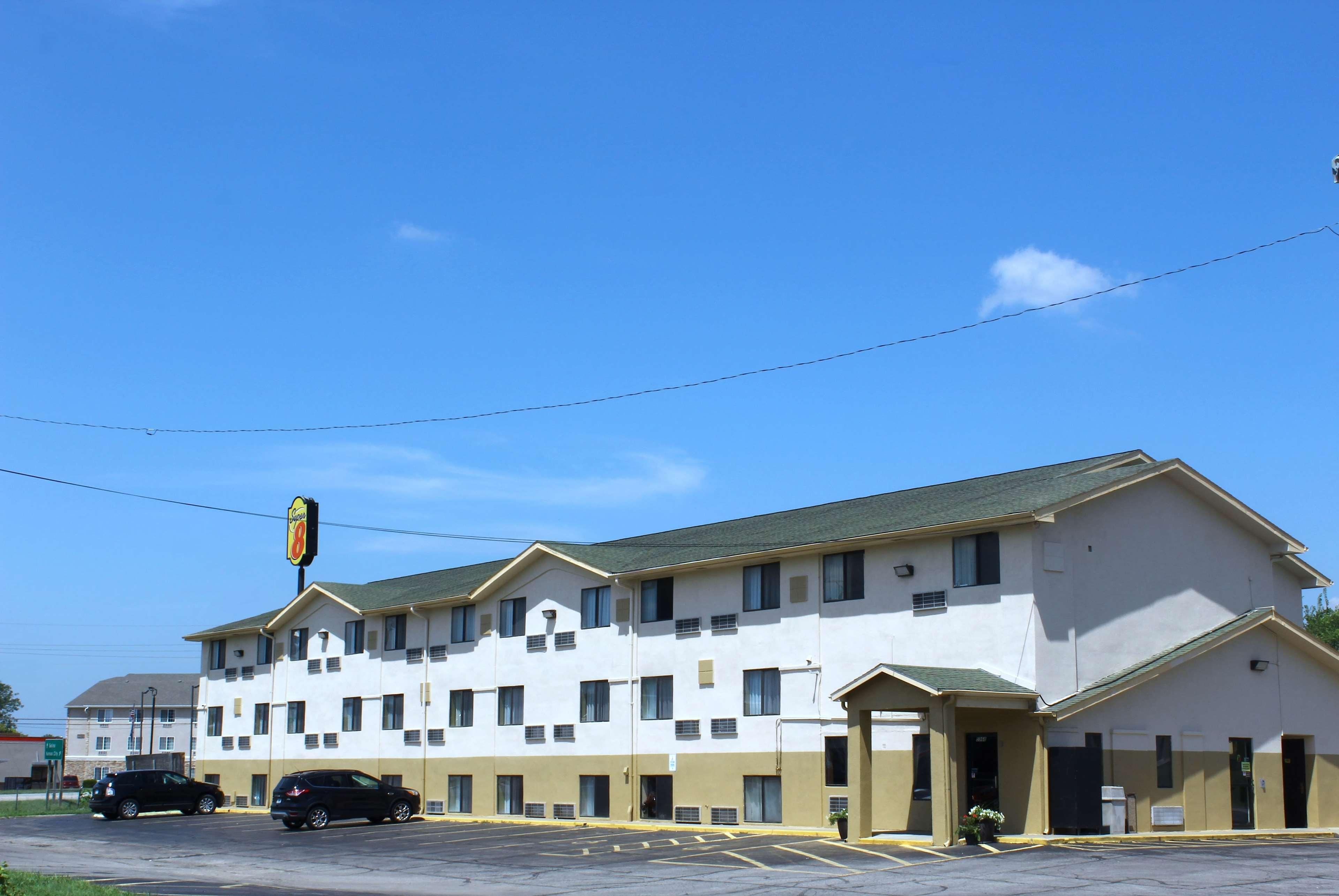 Super 8 By Wyndham Topeka/Wanamaker Rd/I-70 Exterior photo